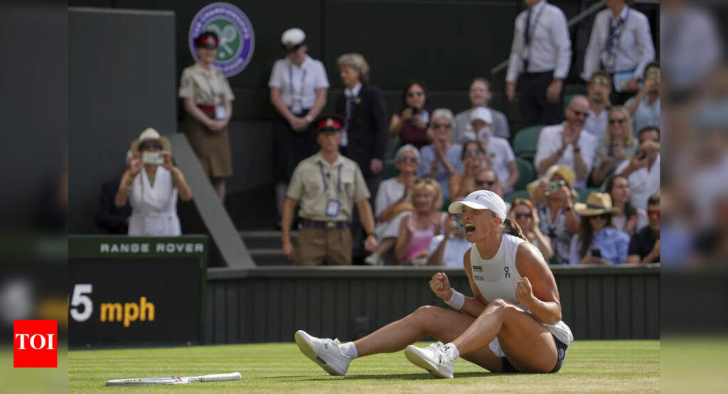 The Swiatek sweep! Iga demolishes Amanda Anisimova 6-0, 6-0 to win her 1st Wimbledon title | Tennis News