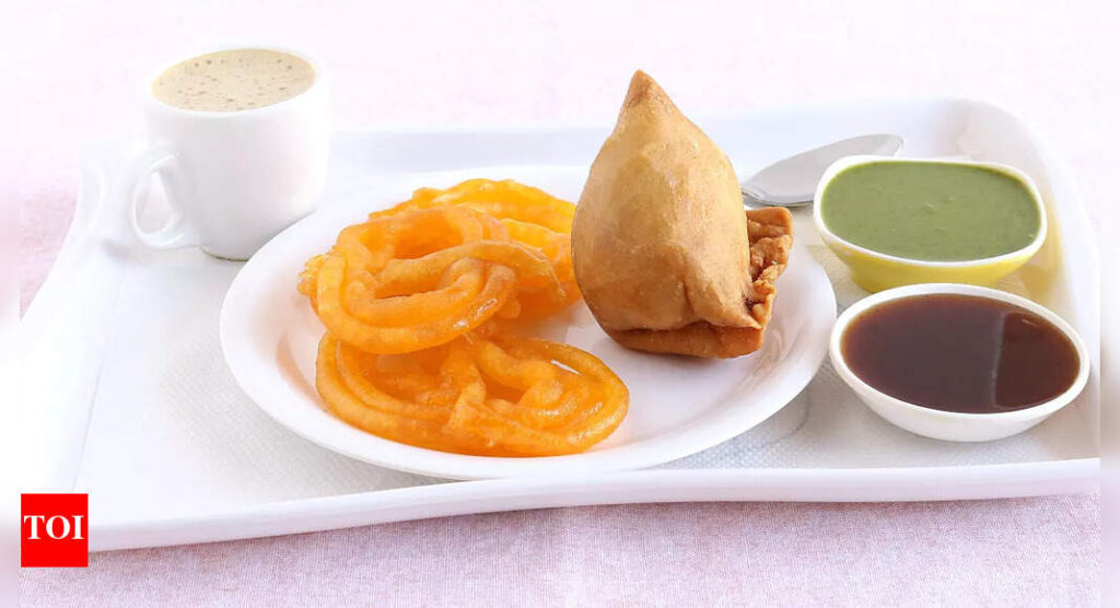 PIB busts myth: No health warnings issued on samosas and jalebis |