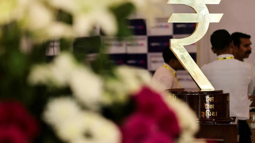 Rupee slips as trade worries keep Asia FX on the defensive