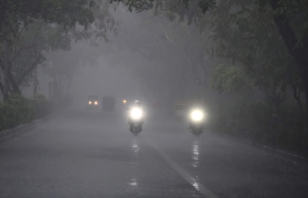 Himachal Pradesh Weather Update: Heavy to very heavy rainfall alert issued in these 6 districts over next 2 days