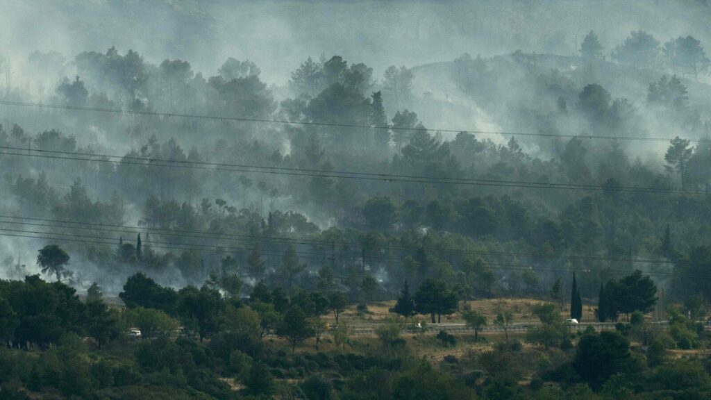 Canadian wildfires smoke blankets Midwest, forcing millions of Americans indoors