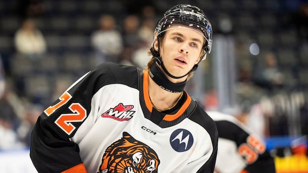 Yukon hockey phenom Gavin McKenna announces NCAA plans