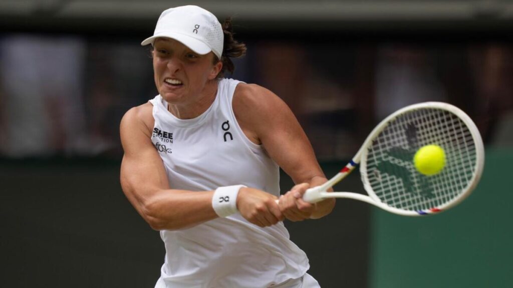2025 Wimbledon women’s semifinal odds, predictions, time: Swiatek vs. Bencic picks from proven tennis expert