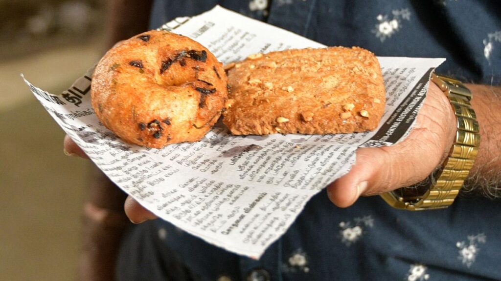 Tiruchi’s eateries turn the page on newspapers as food packaging material