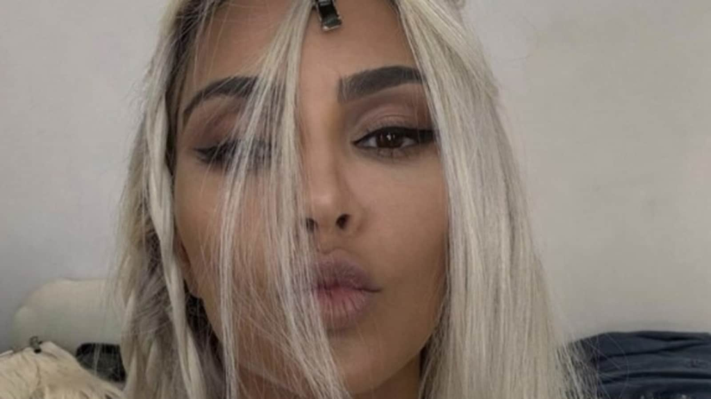 Kim Kardashian drops blonde hint in new selfie sparking rumors of fresh makeover | Hollywood