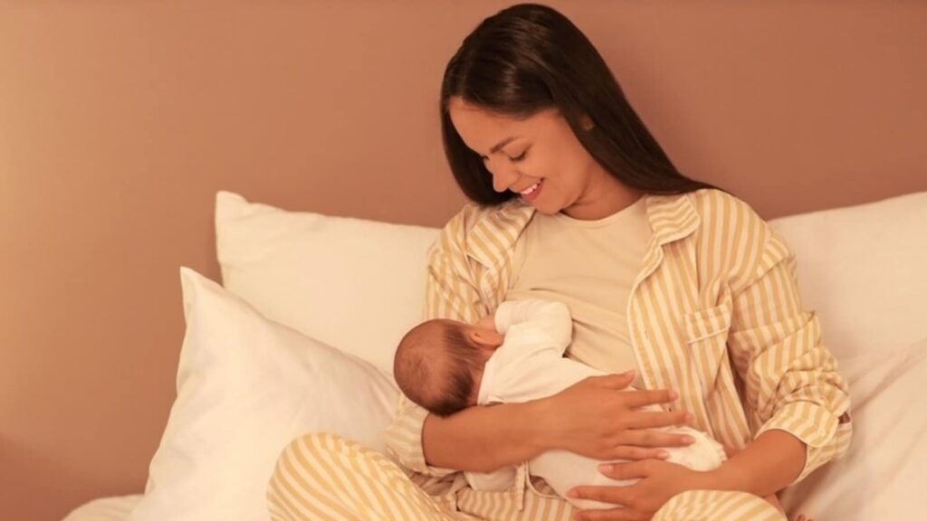Does breastfeeding delay periods? Doctor explains the truth about fertility during lactation | Health