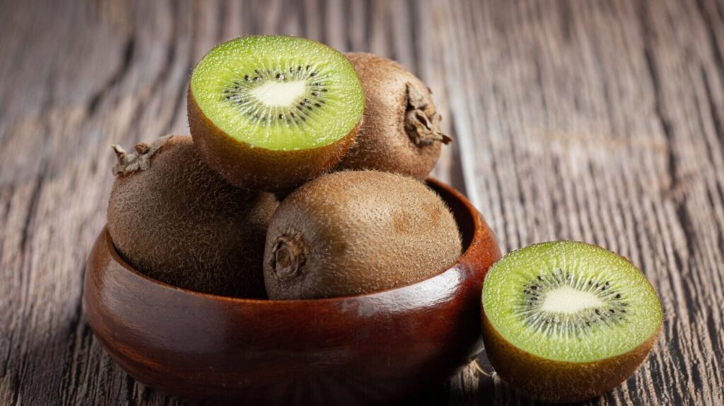 Want to include kiwi in your diet? 5 ways to make it a part of your daily meals | Health