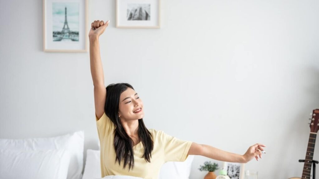 Fat loss coach shares 5 morning habits that support weight loss: Drinking lemon water, stretching and more | Health