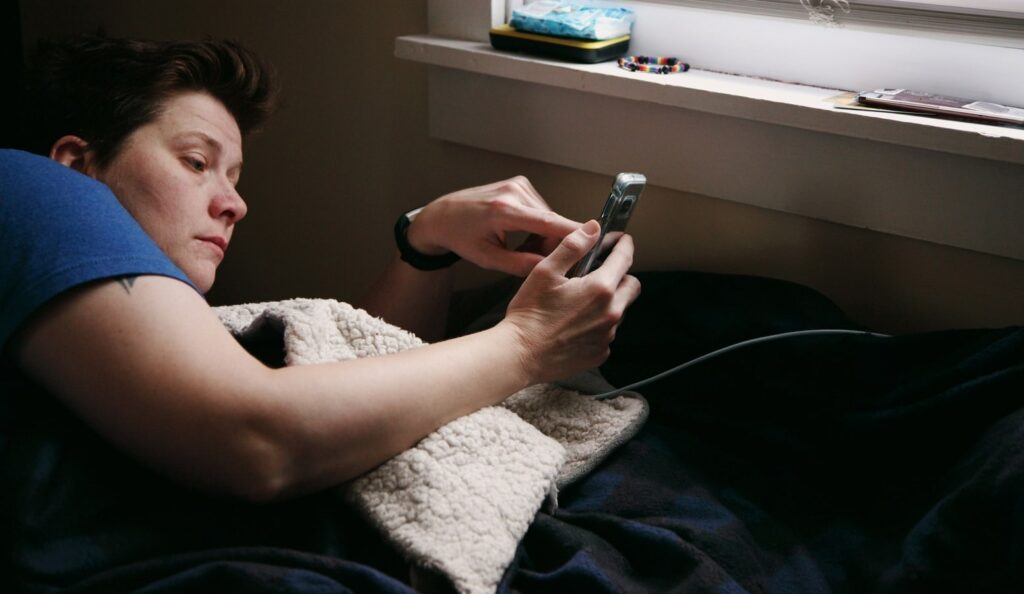 Cardiologist explains how too much screen time can impact your heart health: ‘Staring at screens for hours can lead to…’ | Health