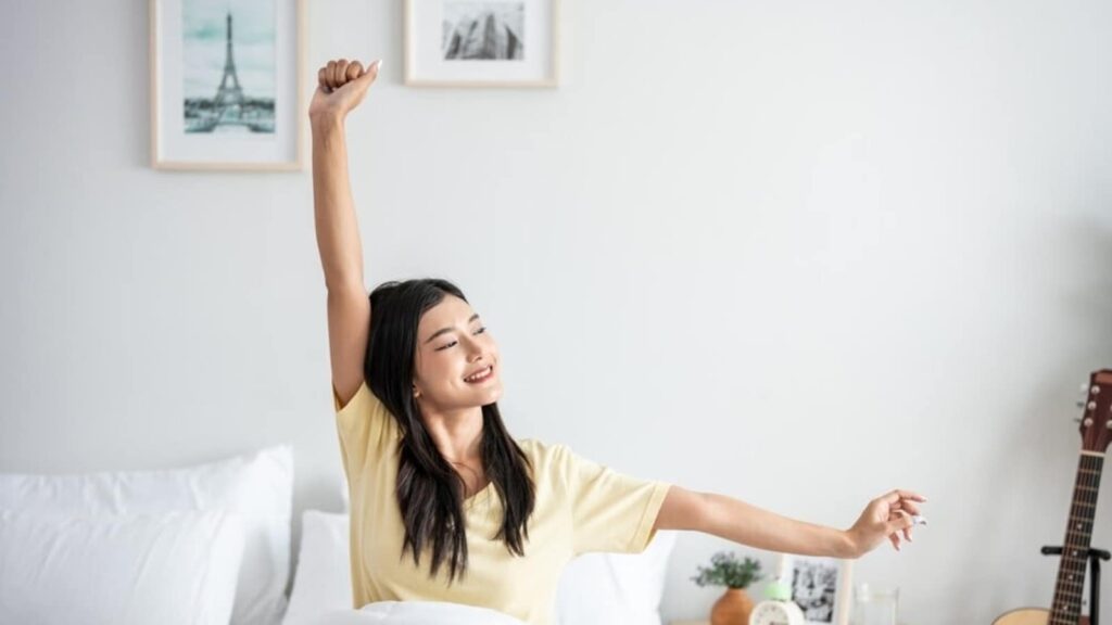 Fitness coach reveals 5 things to do after waking up to support your weight loss goals | Health