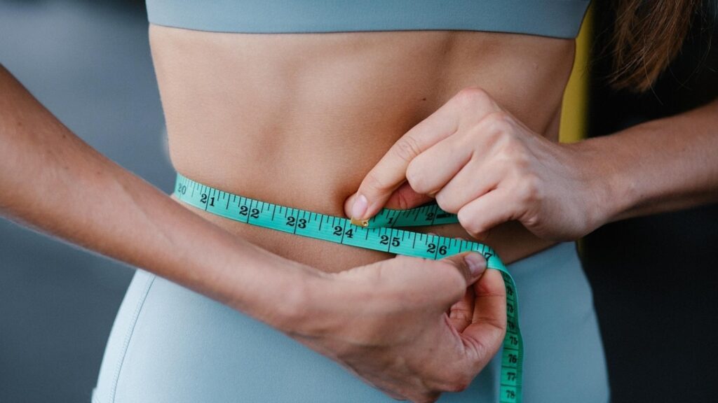 Fat loss coach shares 5 things to do after waking up that can melt body fat faster: Drink coffee after breakfast | Health