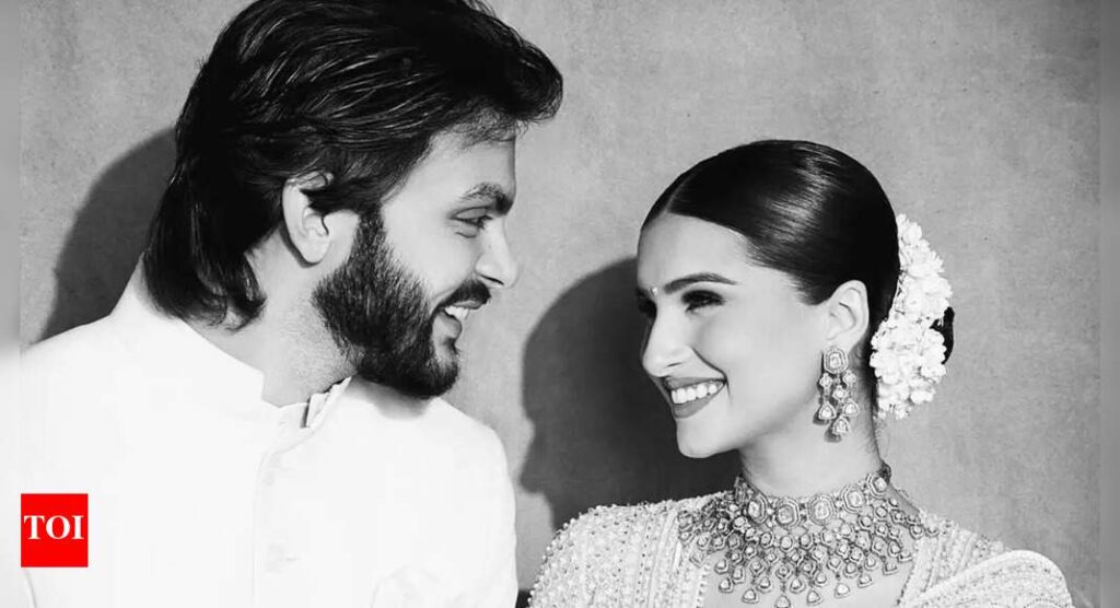 Veer Pahariya makes relationship official as he holds Tara Sutaria's hand and gazes into her eyes, netizens say, 'now it's not Veer Zara' - PICS inside | Hindi Movie News