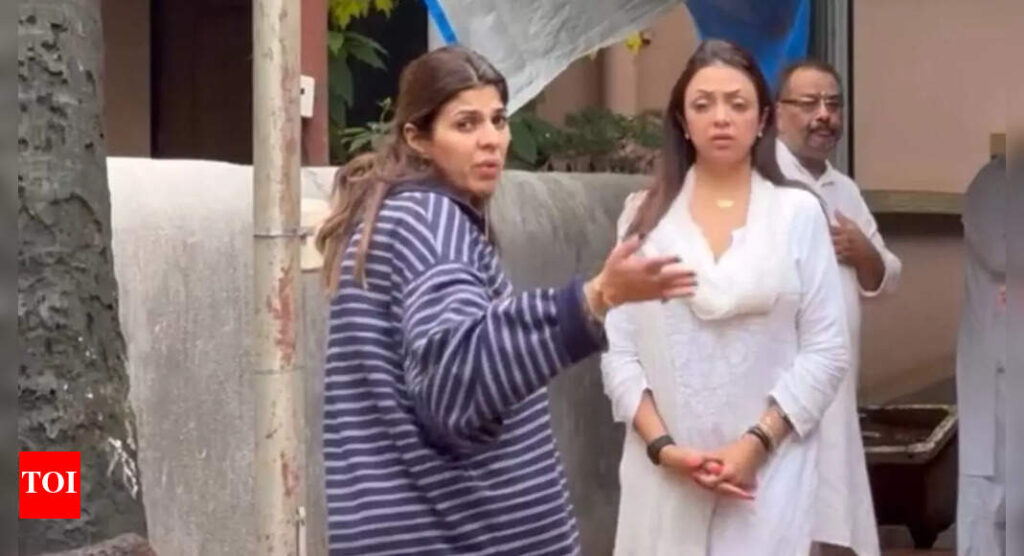 Pooja Dadlani’s mother-in-law passes away; Shah Rukh Khan’s manager returns from King shoot, looks miffed with paparazzi intrusion | Hindi Movie News