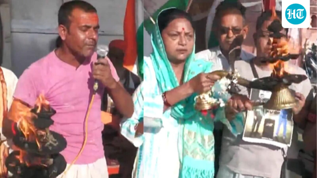 IND vs Pak Asia Cup final: Fans offer prayers for India's victory ahead of match with Pakistan