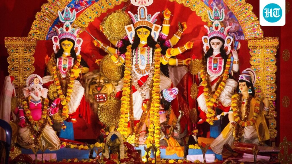 Durga Puja 2025: Snacks to carry with you while pandal hopping if you are on weight loss journey