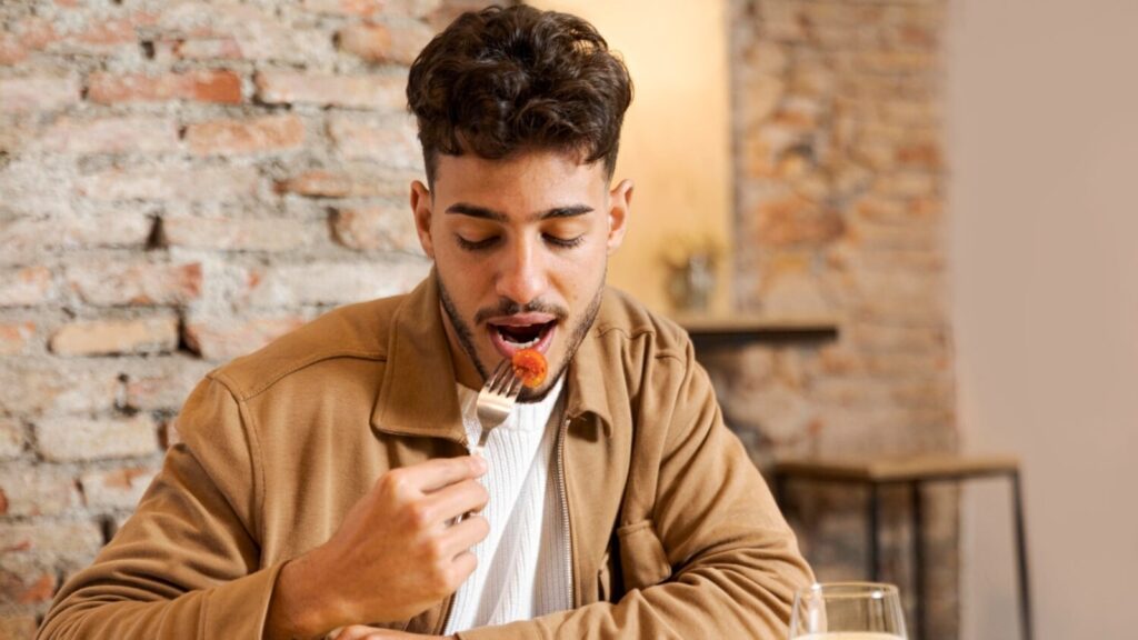 Struggling with portion control? Watch for these 8 body cues that mean your stomach is full