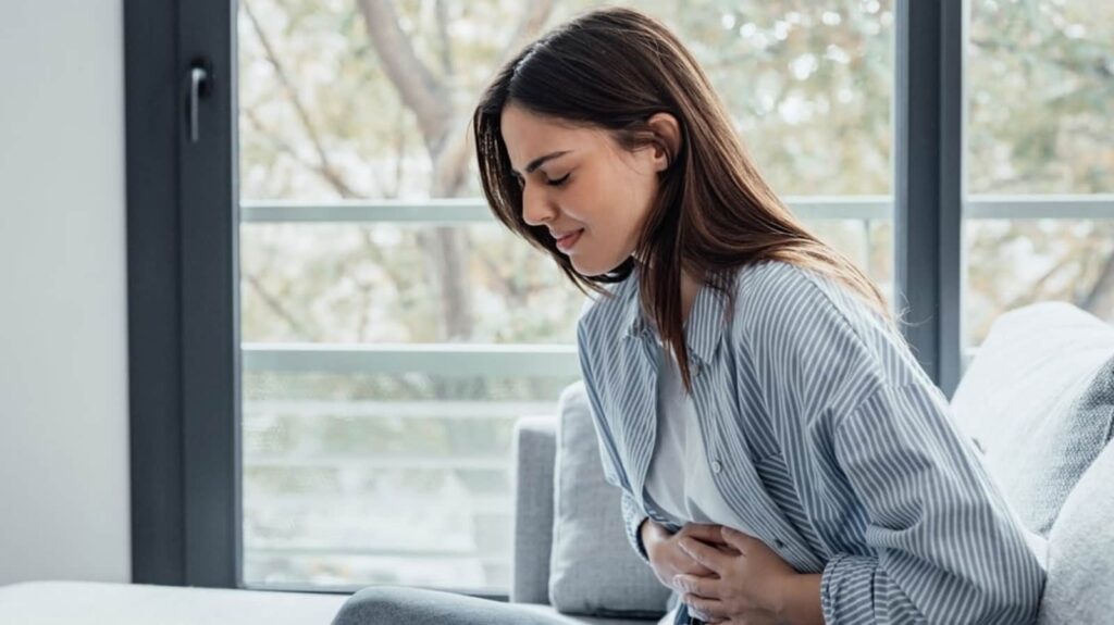 Gastroenterologist explains the causes of gastric ulcers; lists 5 warning signs you shouldn’t ignore