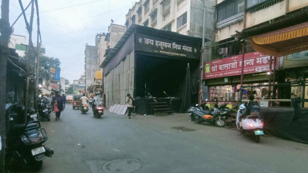 Ganesh pandals continue to block roads amid PMC inaction despite prior warnings