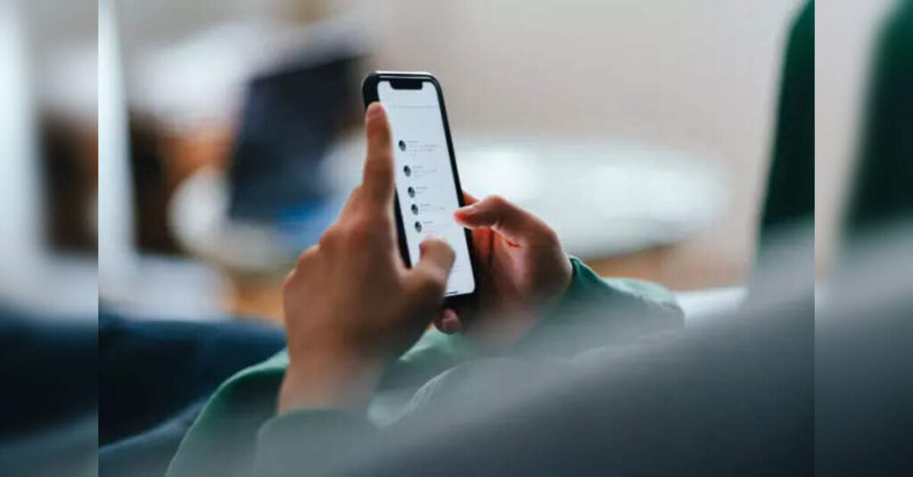 AIIMS study reveals how ‘slouch-sit-scroll’ lifestyle is impacting health of gadget-glued teens, ETHealthworld