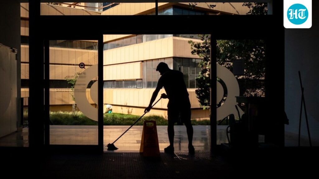 French biochemist reveals how movement helps balance glucose spikes after meals, shares 4 tips: ‘Household chores like…’