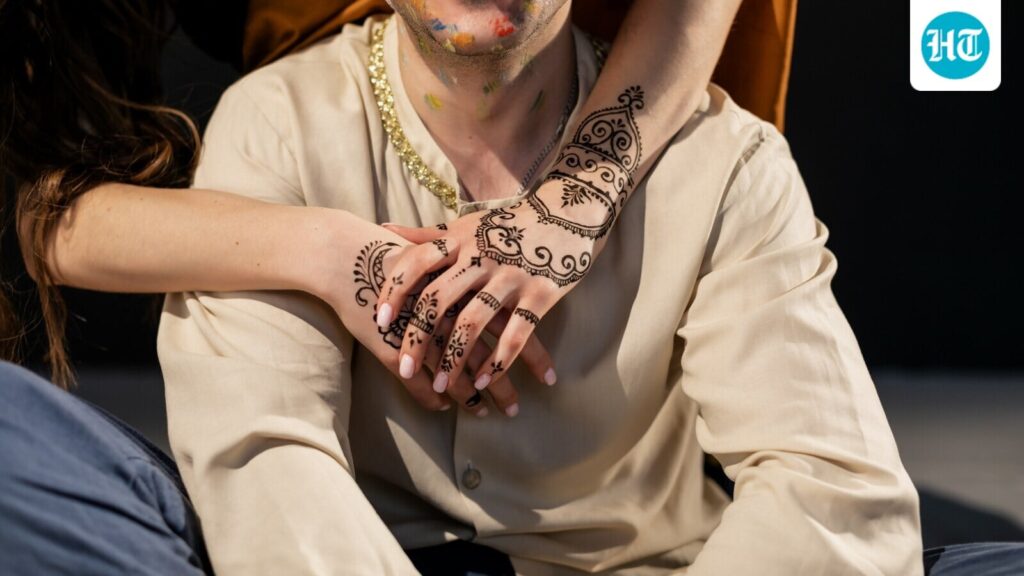 Woman is upset husband is keeping Karwa Chauth vrat but not telling family to avoid ‘joru ka gulam’ tag; Reddit reacts