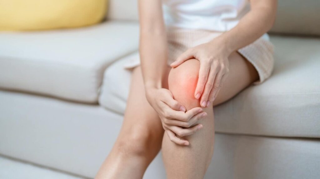 AIIMS Raipur orthopaedic surgeon shares '1 silent problem' that damages women's knees: ‘Even simple stiffness can…’