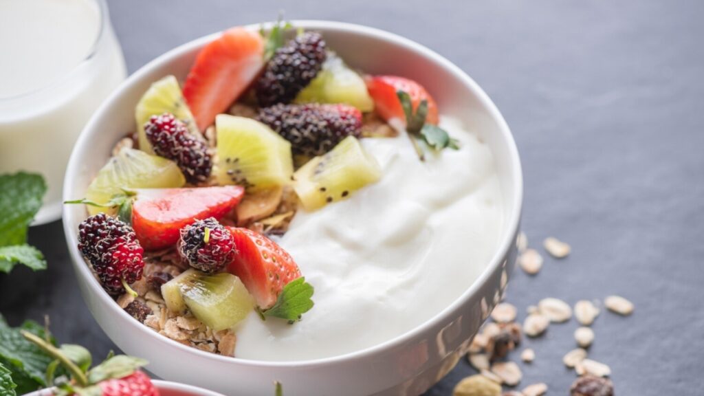 Nutritionist recommends 3 easy fermented foods for better gut health under ₹10